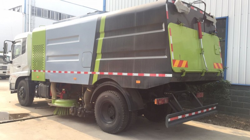 天錦干濕兩用掃路車(chē)